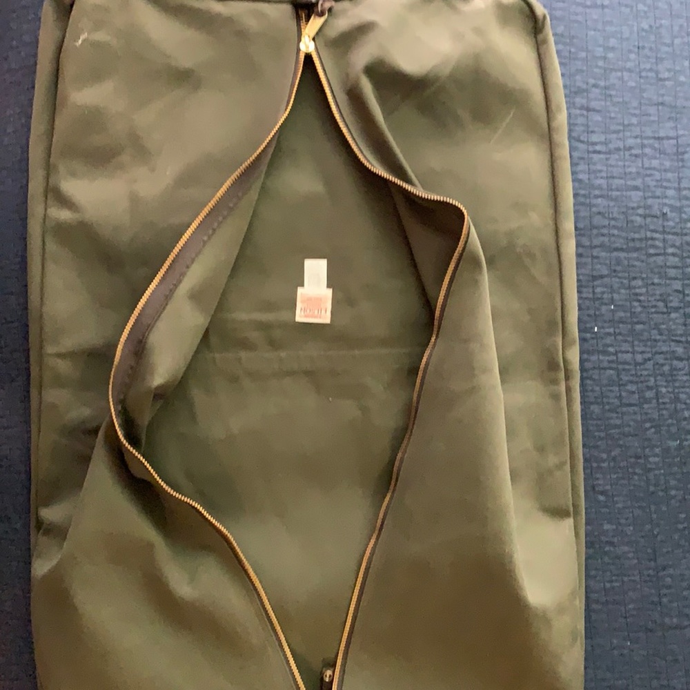 Rugged twill suit cover